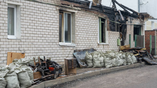 24/7 Emergency Fire Damage Removal experts in Bakersfield Country Club, CA